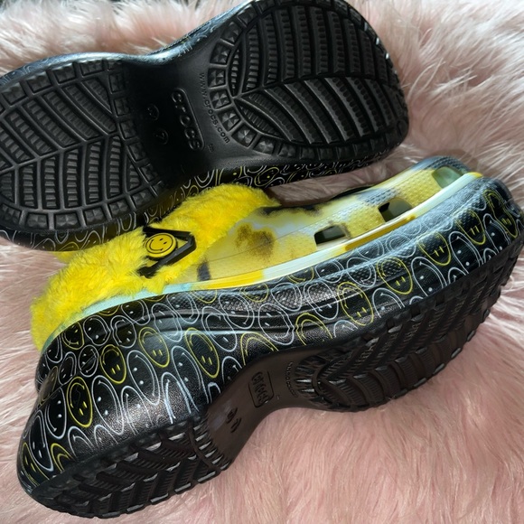 Smiley Bae Crocs - Picture 3 of 4